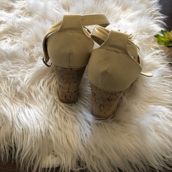 Steve Madden Peep toe wedges - Picture 2 of 4